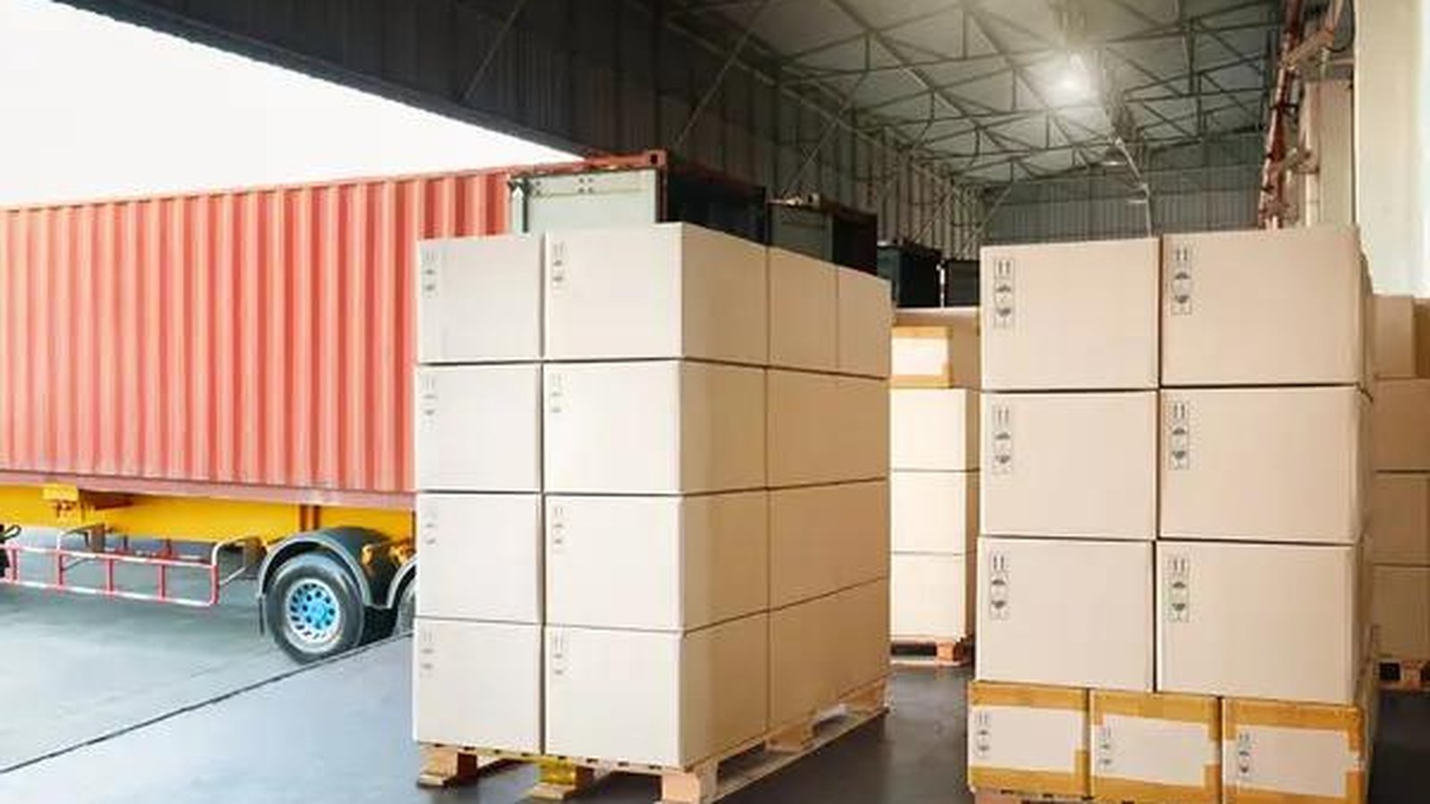 China Shipping Consolidators and Forwarding Agents: When and How to Use Them